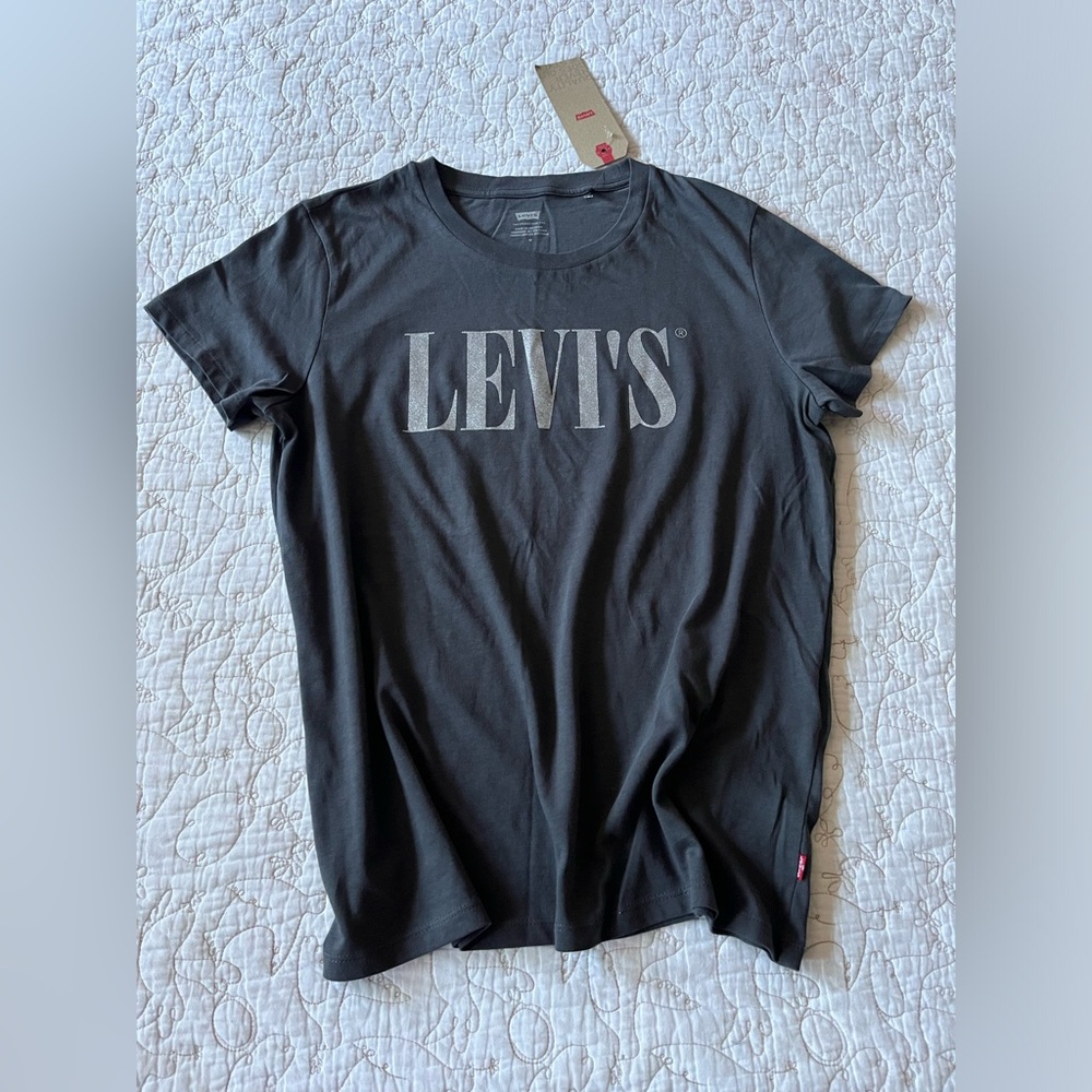 Levi's Sparkling Silver Graphic Gray Short Sleeve Tee